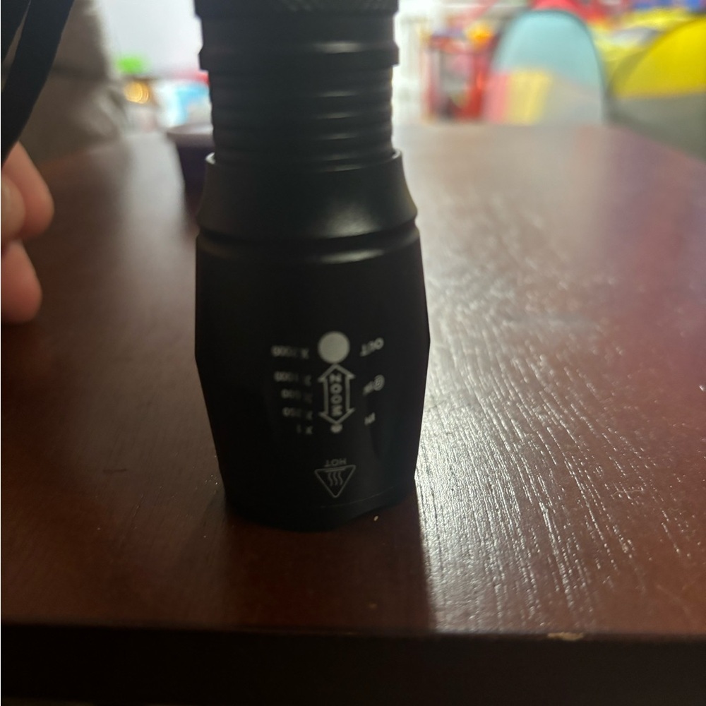 Flashlight - Picture 2 of 6